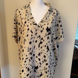 Ladies blouse short sleeves